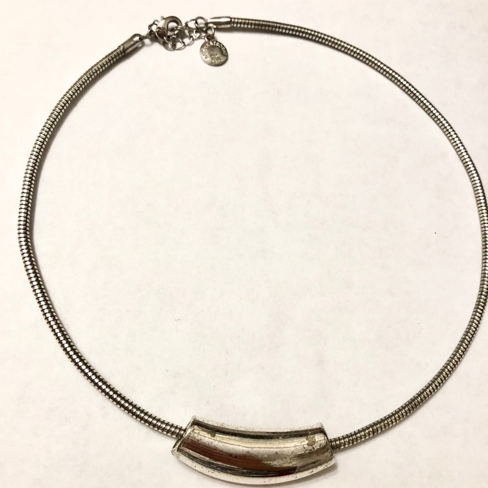 Silver Circular necklace with bar